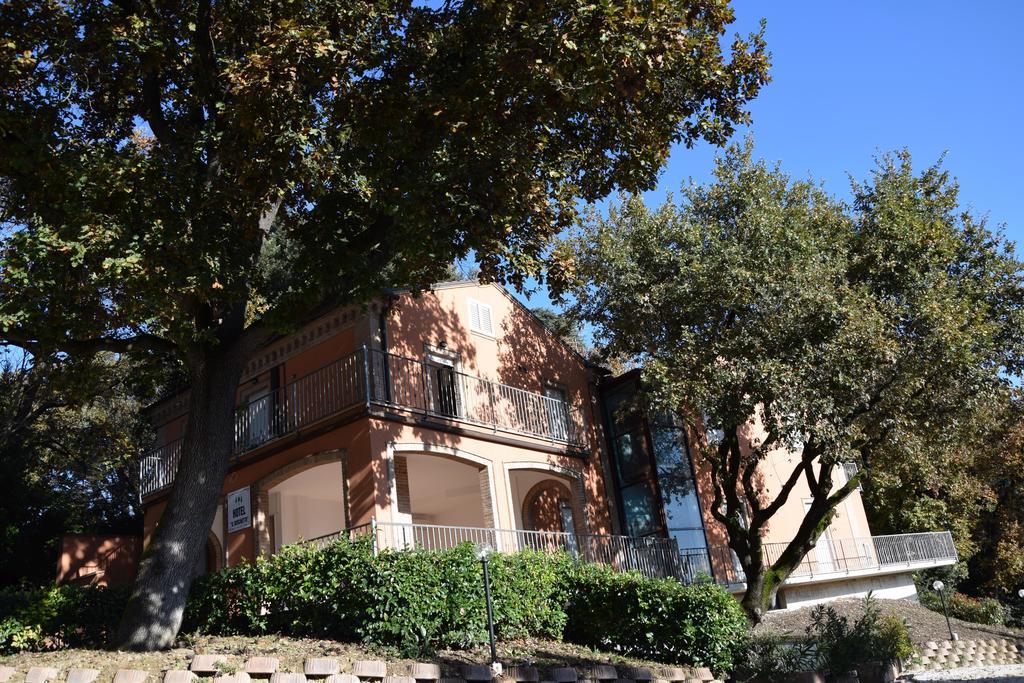 Hotel Il Boschetto Tolentino Exterior photo