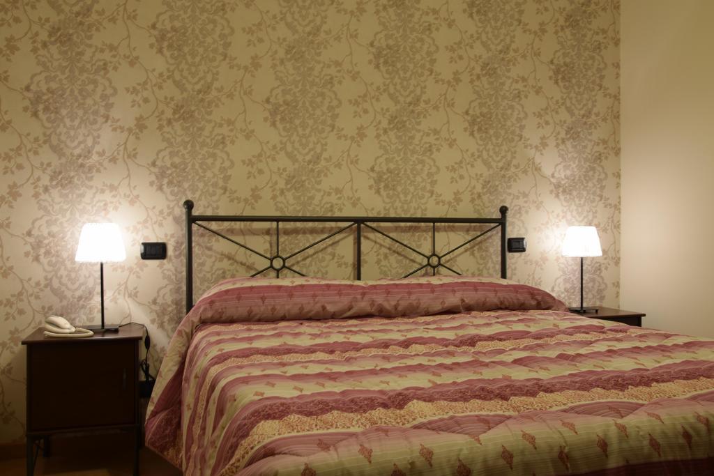 Hotel Il Boschetto Tolentino Room photo