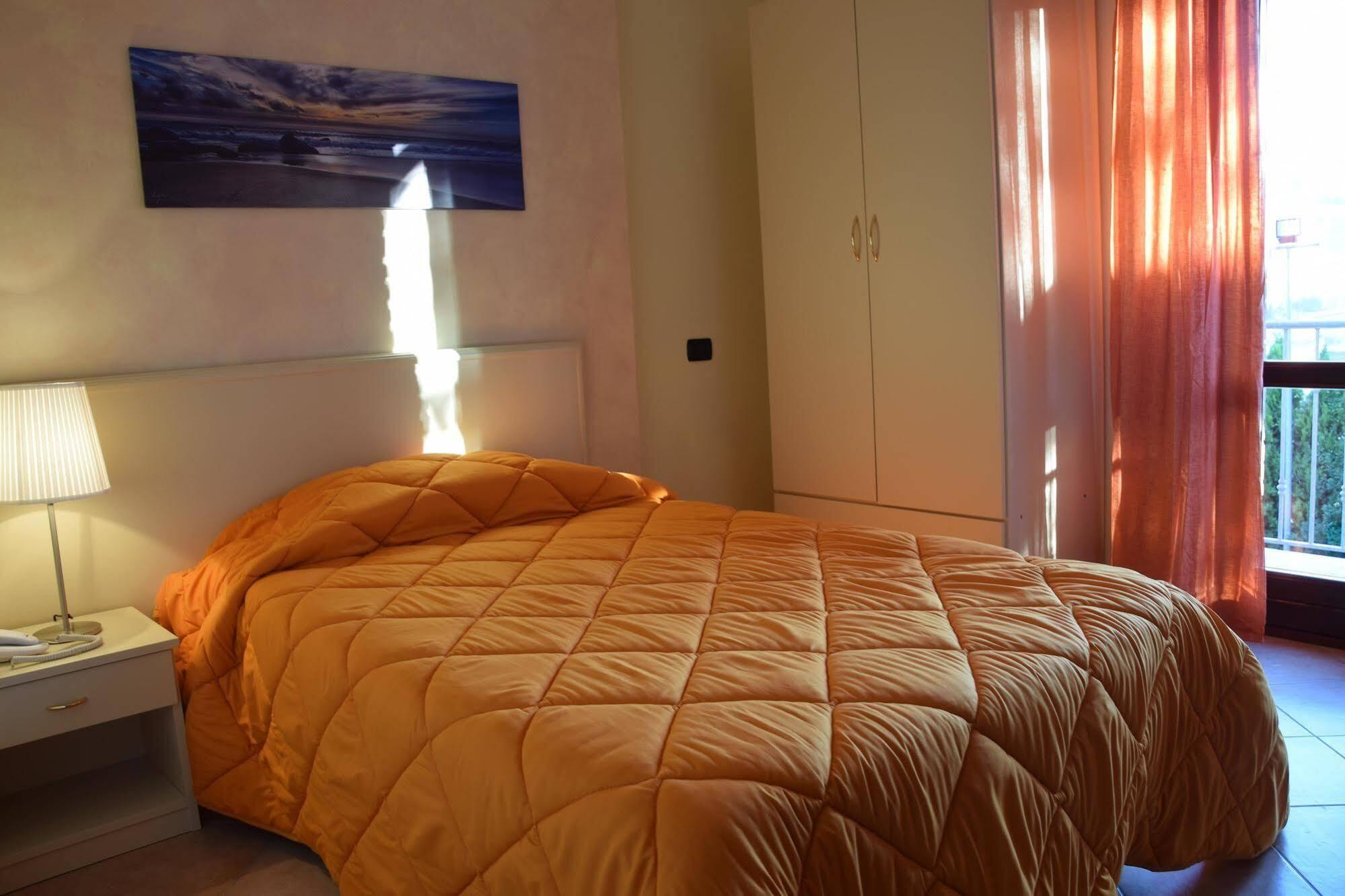 Hotel Il Boschetto Tolentino Exterior photo