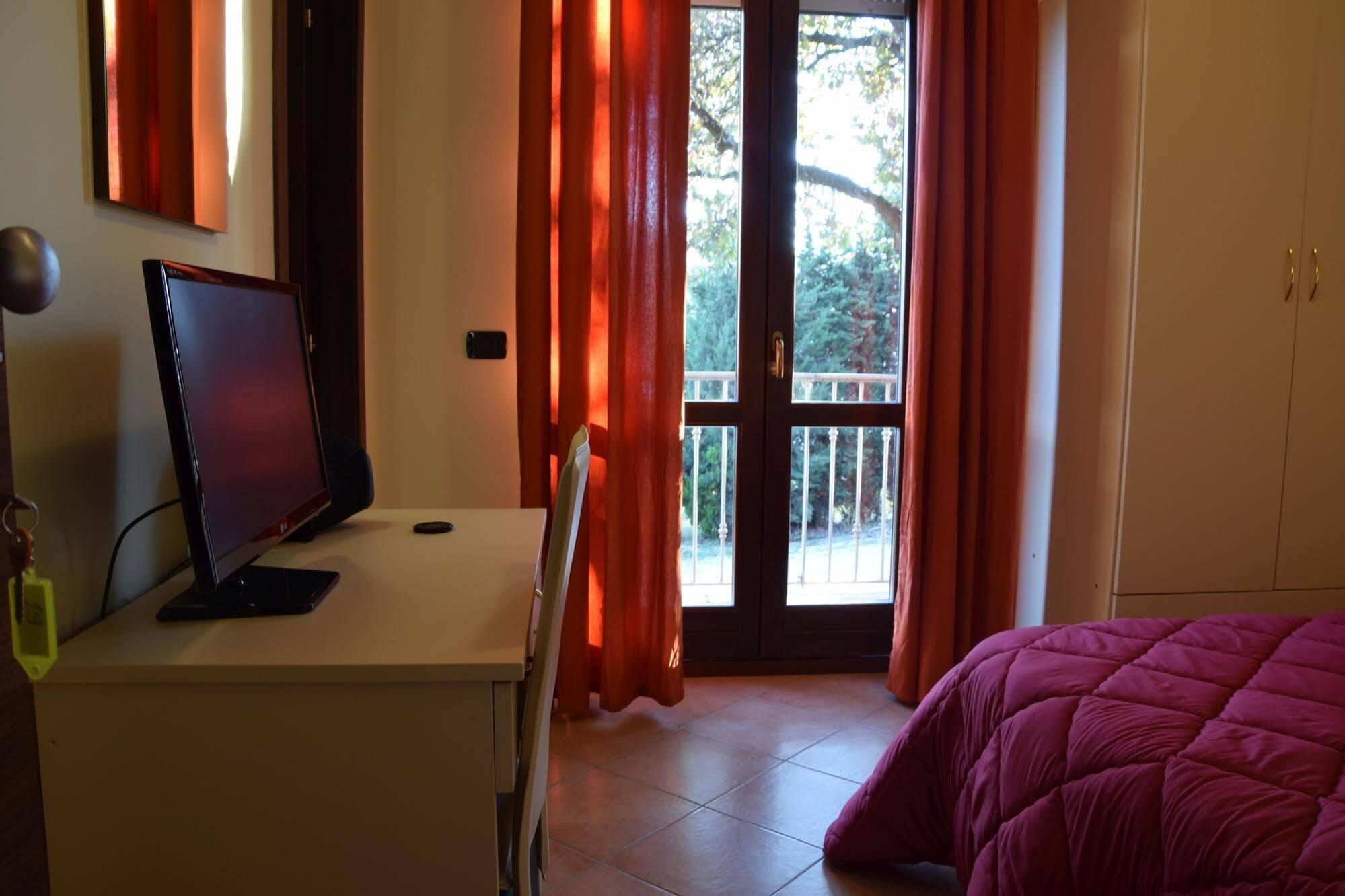 Hotel Il Boschetto Tolentino Exterior photo